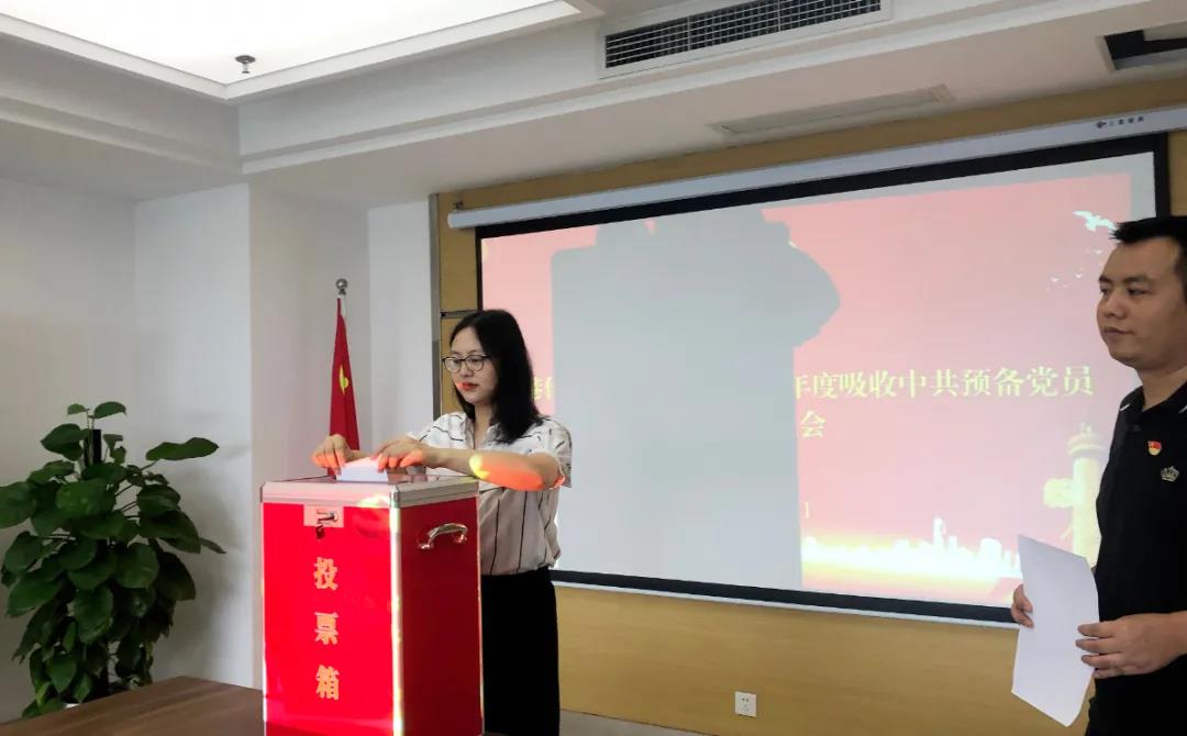 &#21326;&#20159;&#24179;&#21488;&#95;&#21326;&#20159;&#40;&#20013;&#22269;&#41;