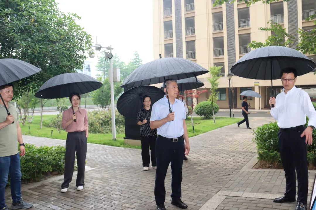 &#21326;&#20159;&#24179;&#21488;&#95;&#21326;&#20159;&#40;&#20013;&#22269;&#41;